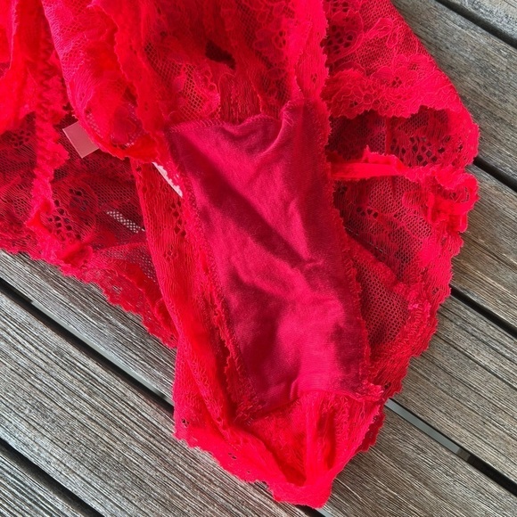 Victoria’s Secret Red Lace Teddy Peek-A-Boo Sheer Deep V Halter Large NWT 2014 - Picture 12 of 15